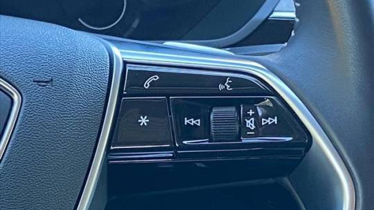 2021 Audi e-tron WA1LAAGE6MB021344
