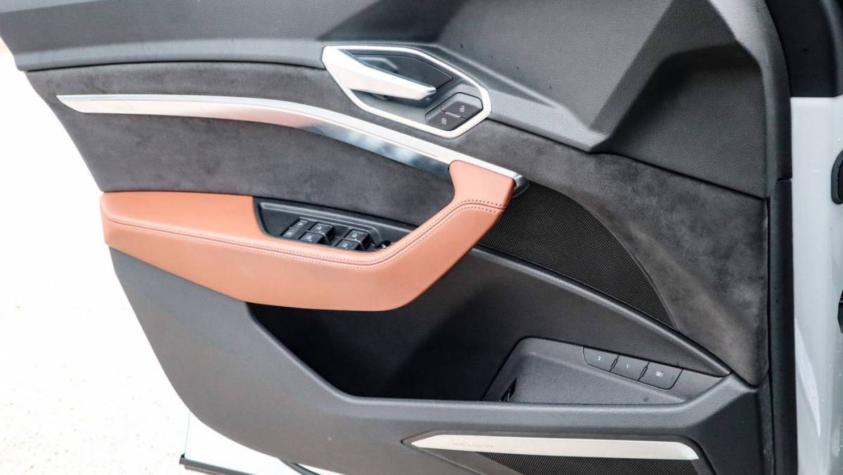 2021 Audi e-tron WA1VABGE5MB005084
