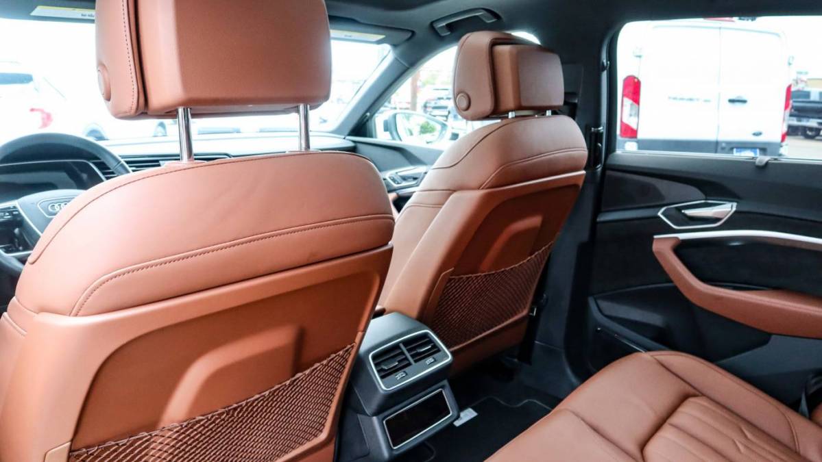 2021 Audi e-tron WA1VABGE5MB005084