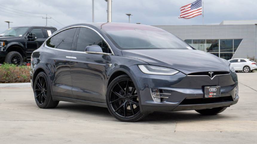 2019 Tesla Model X 5YJXCBE27KF210272