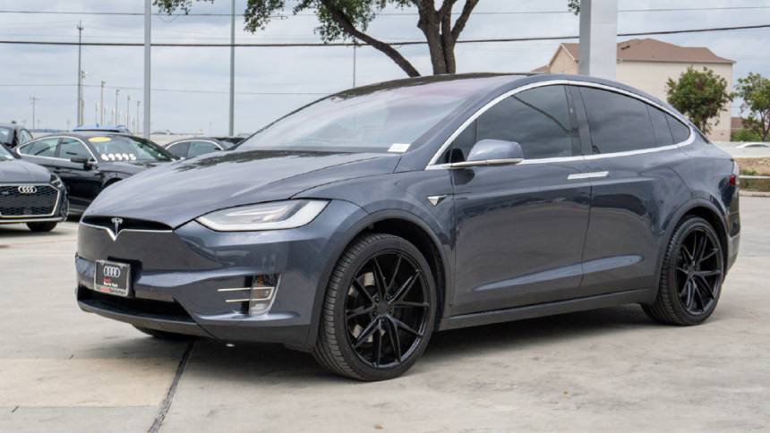 2019 Tesla Model X 5YJXCBE27KF210272