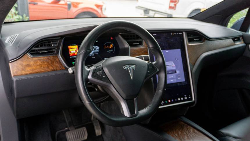 2019 Tesla Model X 5YJXCBE27KF210272