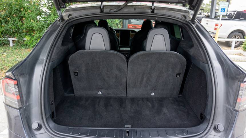 2019 Tesla Model X 5YJXCBE27KF210272