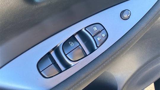 2022 Nissan LEAF 1N4AZ1BV2NC561126
