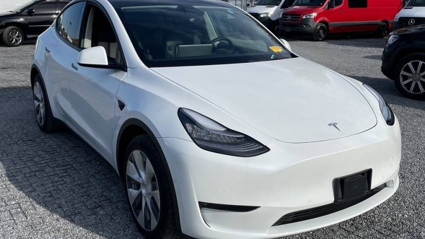 2021 Tesla Model Y 5YJYGDEE7MF069897