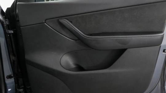 2021 Tesla Model Y 5YJYGDEE7MF077286