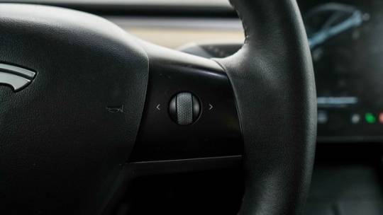 2021 Tesla Model Y 5YJYGDEE7MF077286