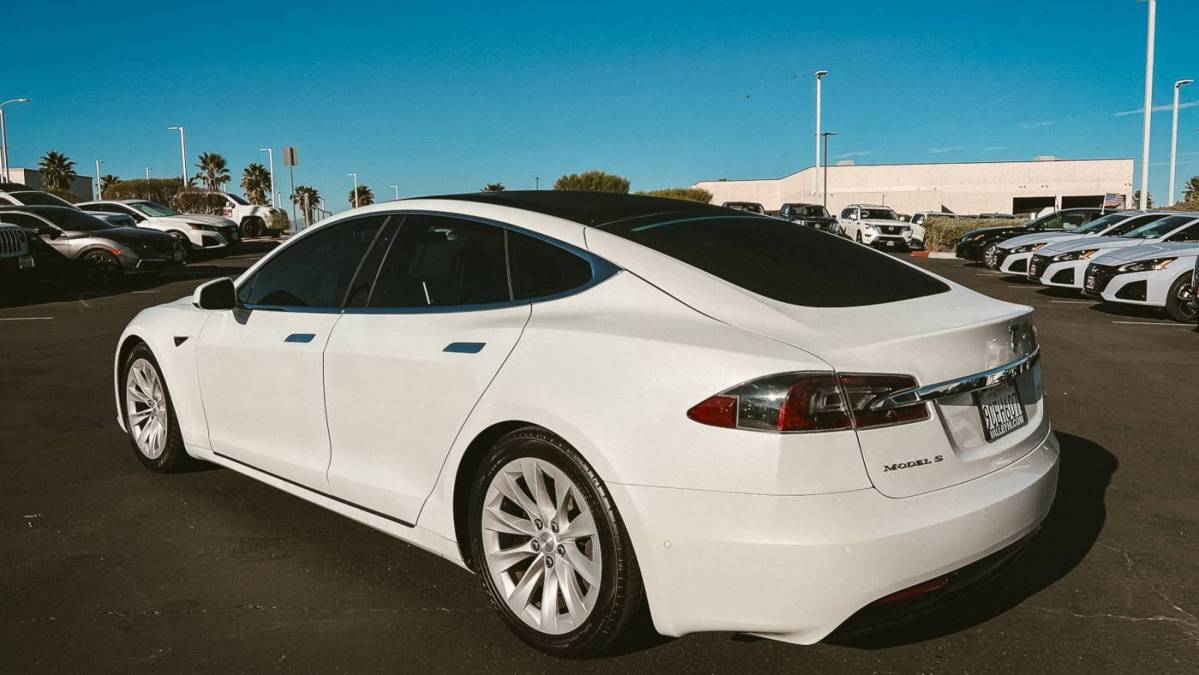 2018 Tesla Model S 5YJSA1E2XJF248443