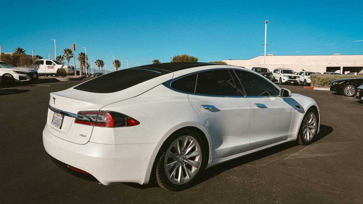2018 Tesla Model S 5YJSA1E2XJF248443