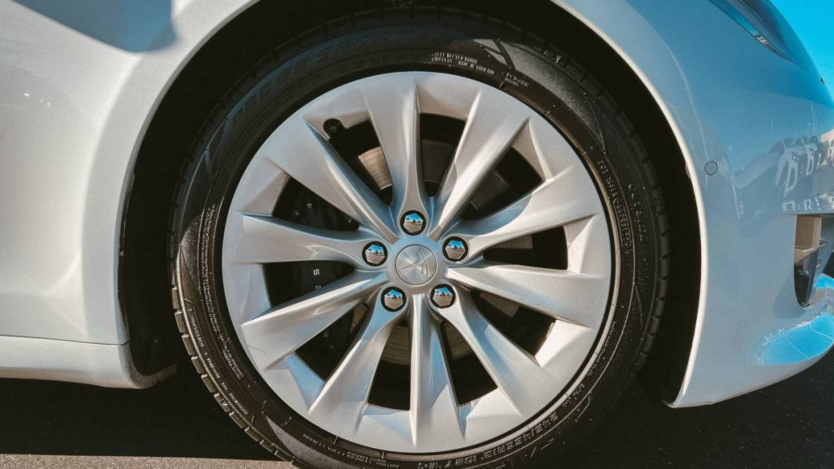 2018 Tesla Model S 5YJSA1E2XJF248443