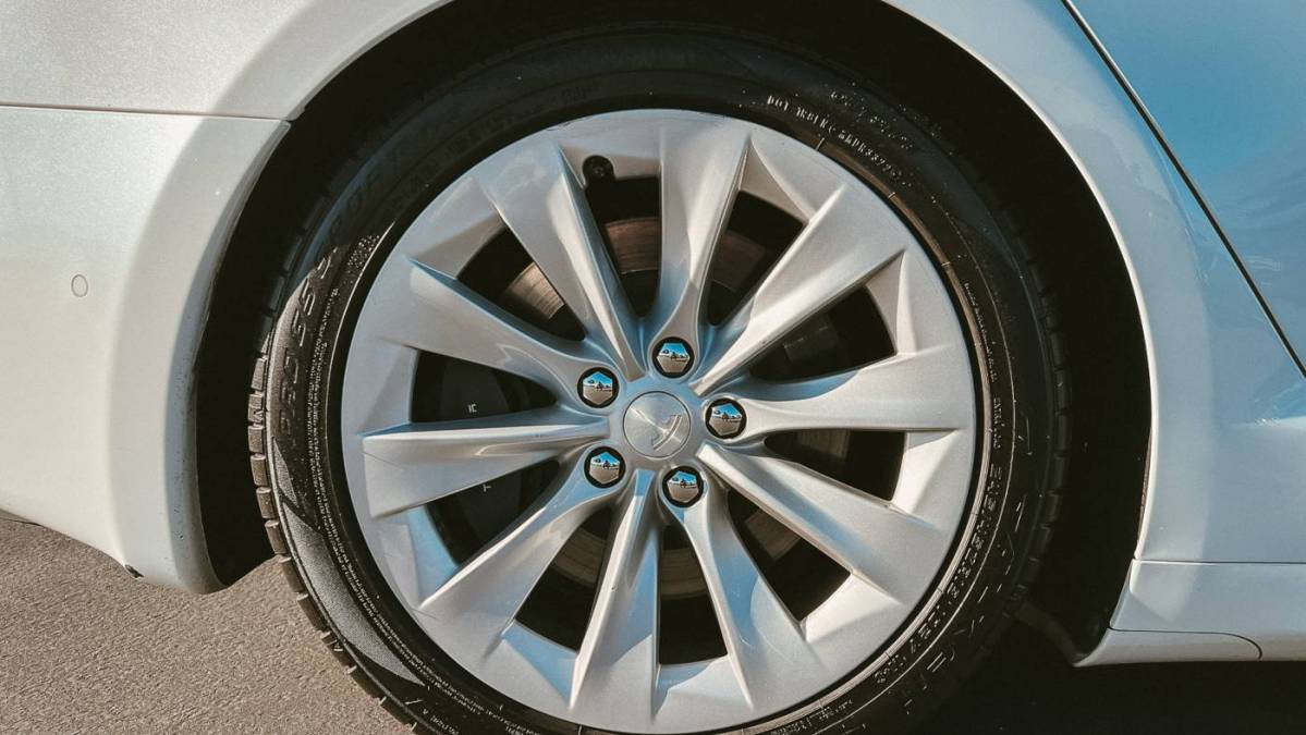 2018 Tesla Model S 5YJSA1E2XJF248443