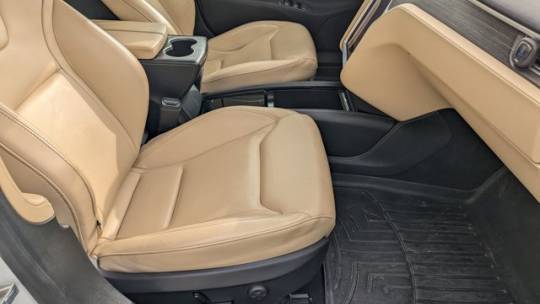 2016 Tesla Model S 5YJSA1E27GF124090