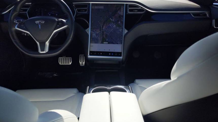 2018 Tesla Model S 5YJSA1E43JF241643