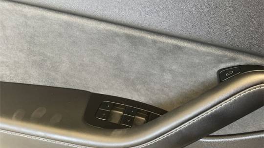 2020 Tesla Model Y 5YJYGDEE2LF059924