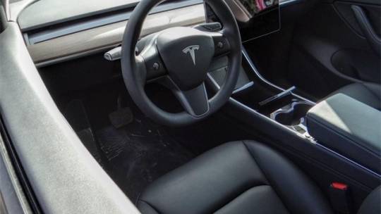 2021 Tesla Model Y 5YJYGDEE1MF094519