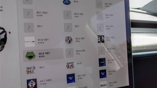2021 Tesla Model Y 5YJYGDEE1MF094519