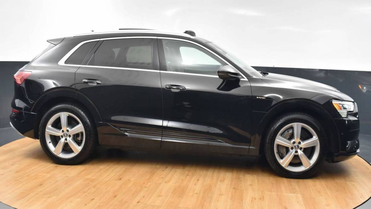 2019 Audi e-tron WA1LABGE1KB020766