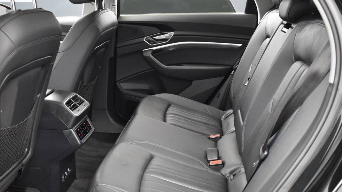 2019 Audi e-tron WA1LABGE1KB020766