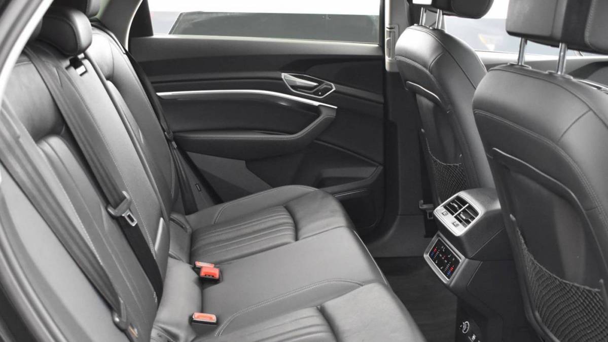 2019 Audi e-tron WA1LABGE1KB020766