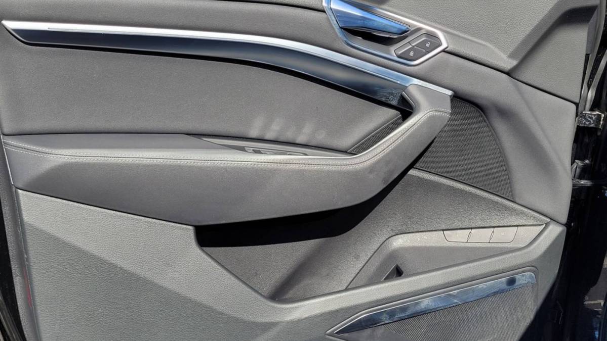 2019 Audi e-tron WA1LABGE5KB022519