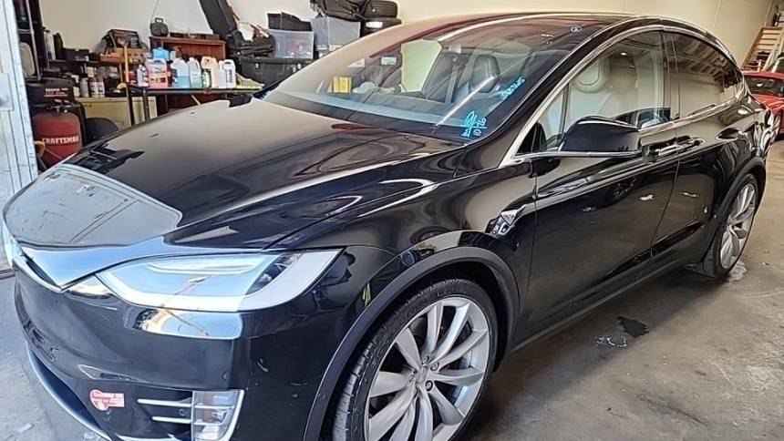 2017 Tesla Model X 5YJXCBE40HF051671