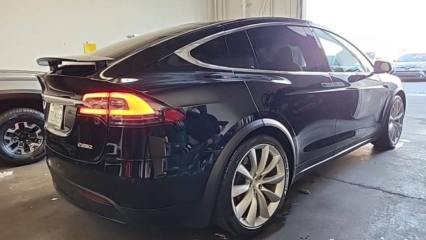2017 Tesla Model X 5YJXCBE40HF051671