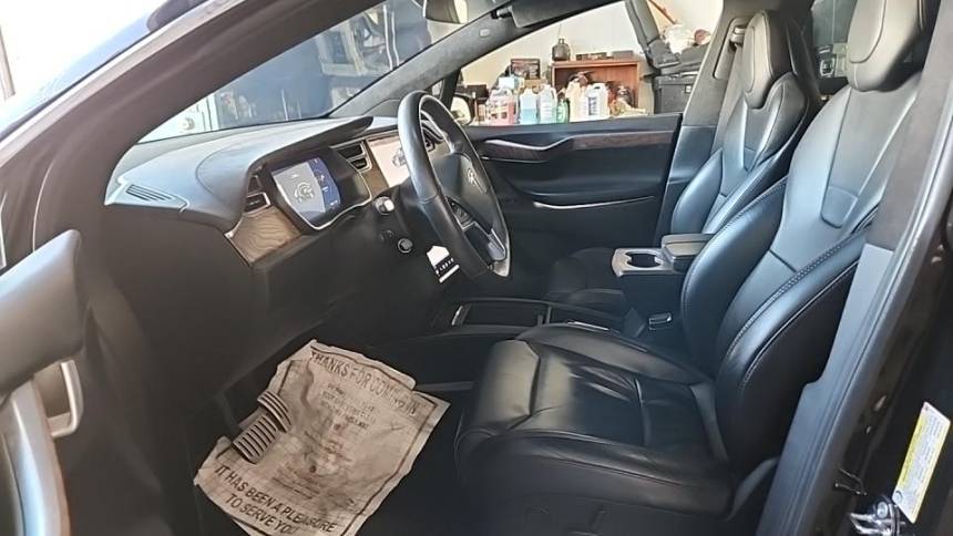 2017 Tesla Model X 5YJXCBE40HF051671