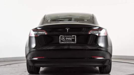 2018 Tesla Model 3 5YJ3E1EA4JF109165