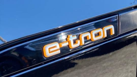 2019 Audi e-tron WA1LAAGEXKB023515