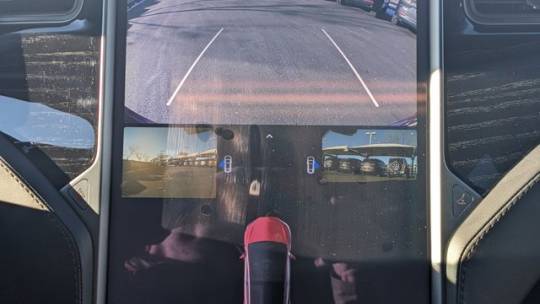 2018 Tesla Model X 5YJXCDE28JF102821