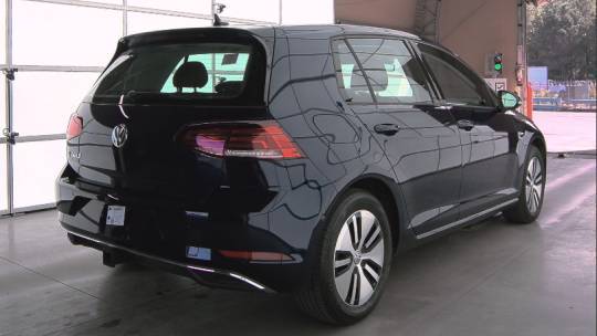 2018 Volkswagen e-Golf WVWPR7AU8JW907592