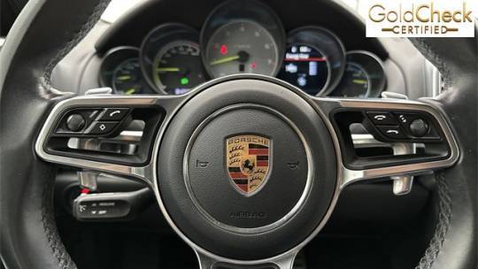 2016 Porsche Cayenne WP1AE2A25GLA16879
