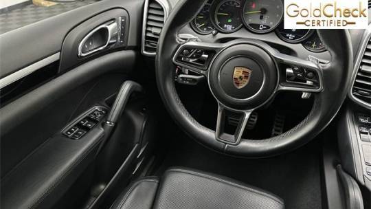 2016 Porsche Cayenne WP1AE2A25GLA16879