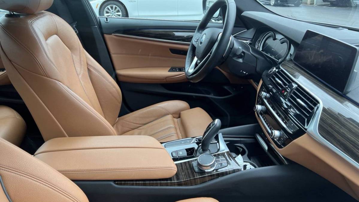 2019 BMW 5 Series WBAJB1C57KB375741