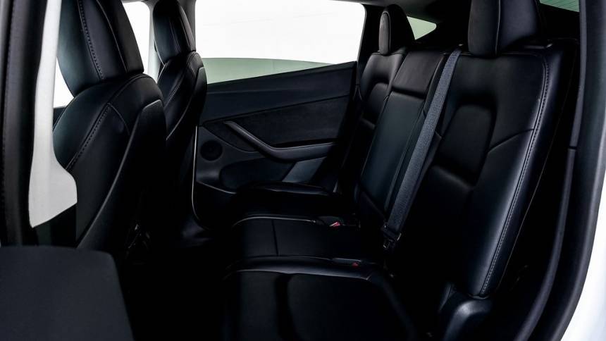 2021 Tesla Model Y 5YJYGAEE1MF299952