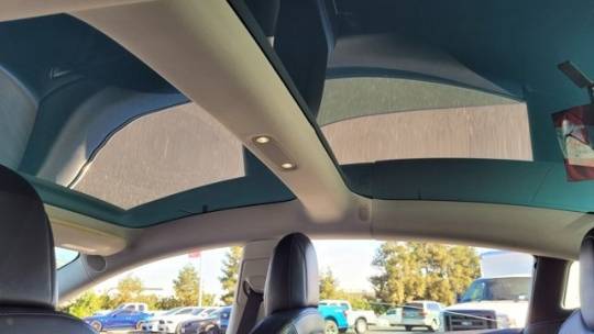 2019 Tesla Model 3 5YJ3E1EA8KF193136