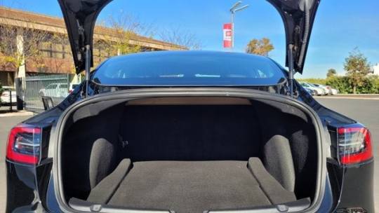 2019 Tesla Model 3 5YJ3E1EA8KF193136