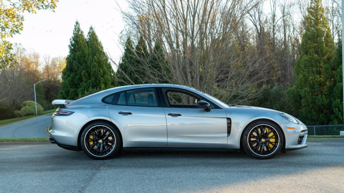2018 Porsche Panamera WP0AH2A75JL145376