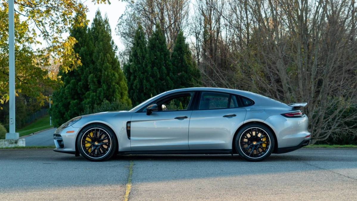 2018 Porsche Panamera WP0AH2A75JL145376