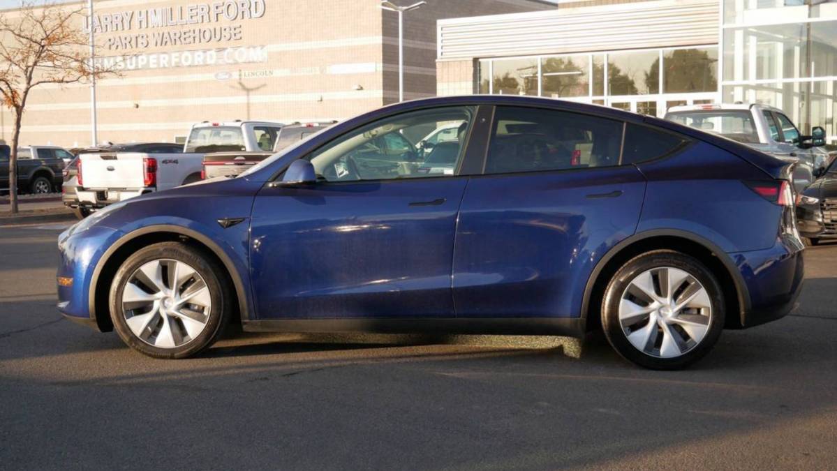 2021 Tesla Model Y 5YJYGDEE4MF142188