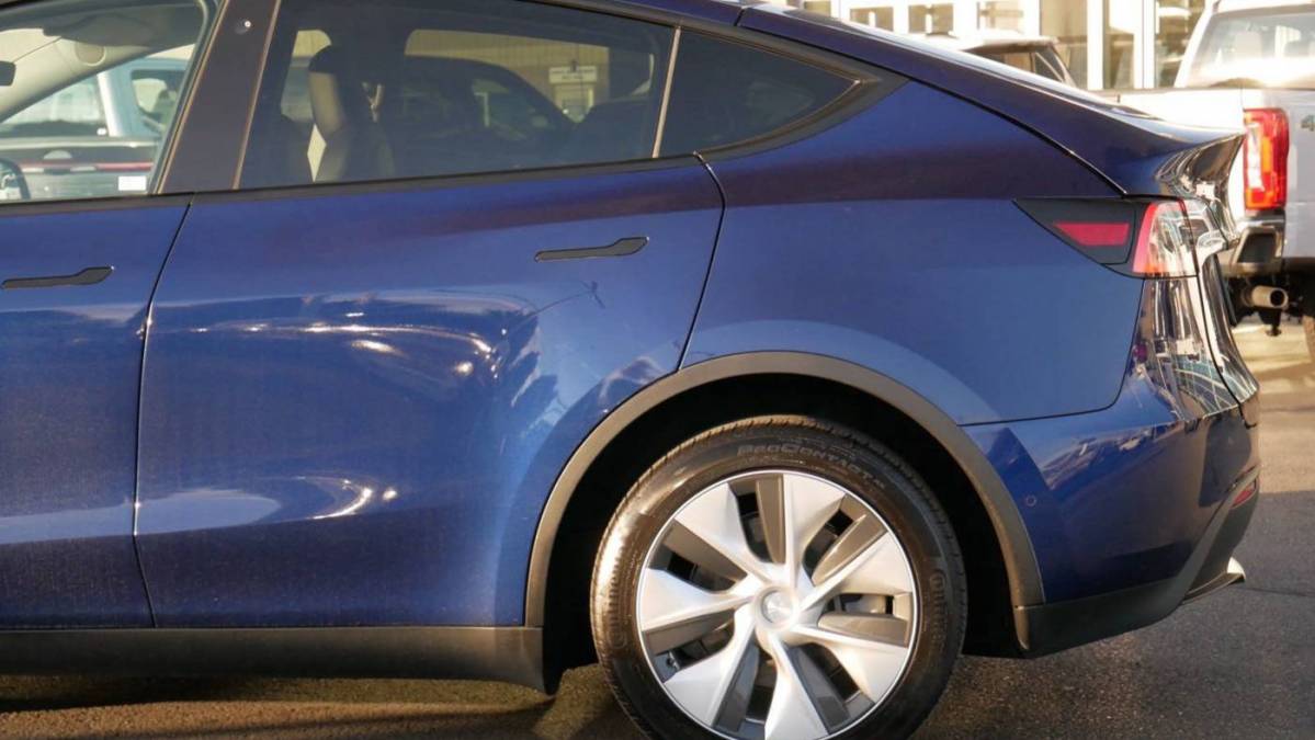 2021 Tesla Model Y 5YJYGDEE4MF142188