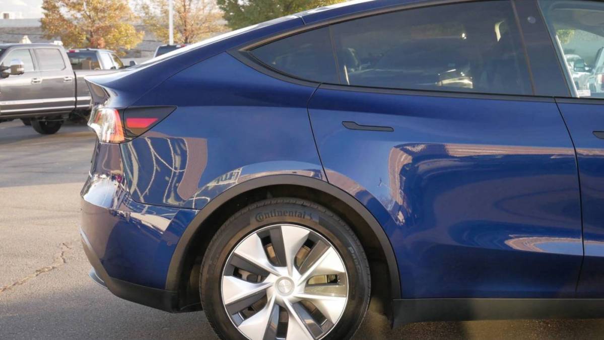 2021 Tesla Model Y 5YJYGDEE4MF142188