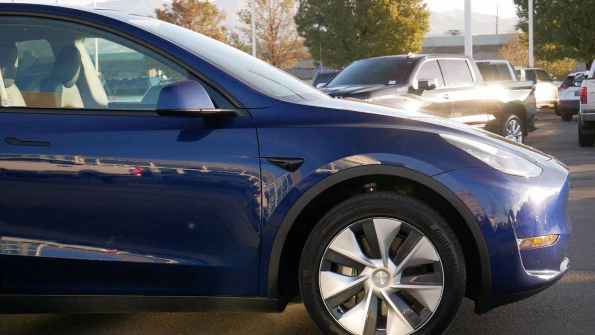 2021 Tesla Model Y 5YJYGDEE4MF142188