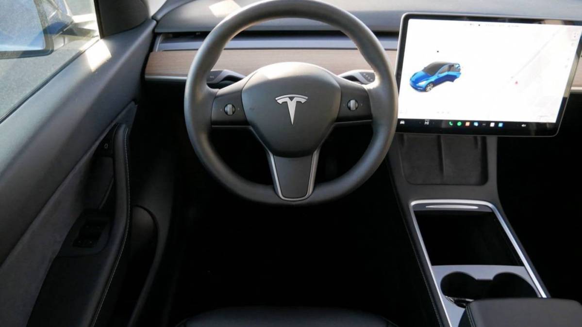 2021 Tesla Model Y 5YJYGDEE4MF142188