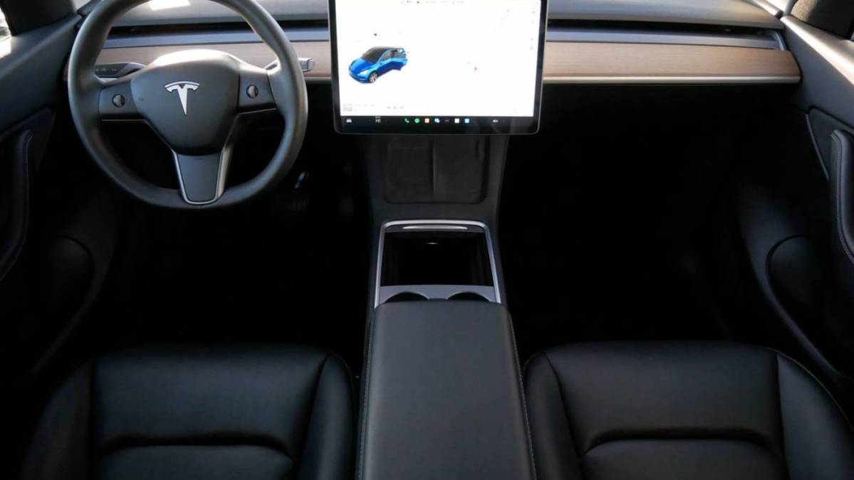 2021 Tesla Model Y 5YJYGDEE4MF142188