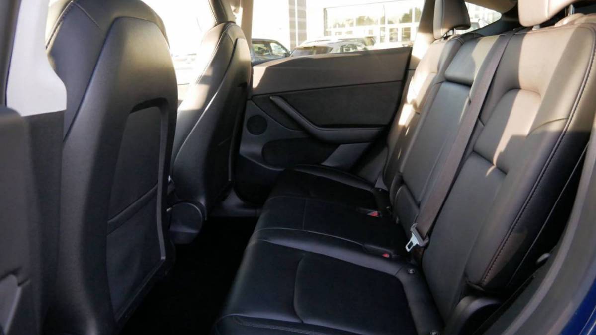 2021 Tesla Model Y 5YJYGDEE4MF142188