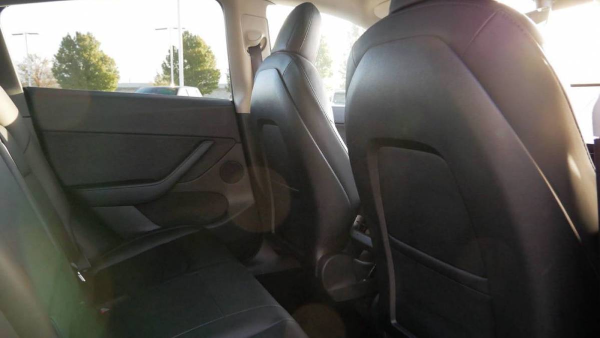 2021 Tesla Model Y 5YJYGDEE4MF142188