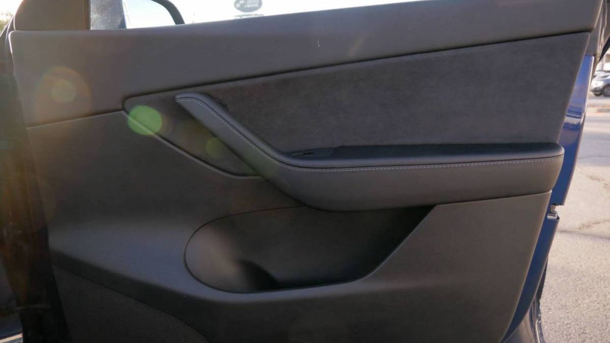 2021 Tesla Model Y 5YJYGDEE4MF142188