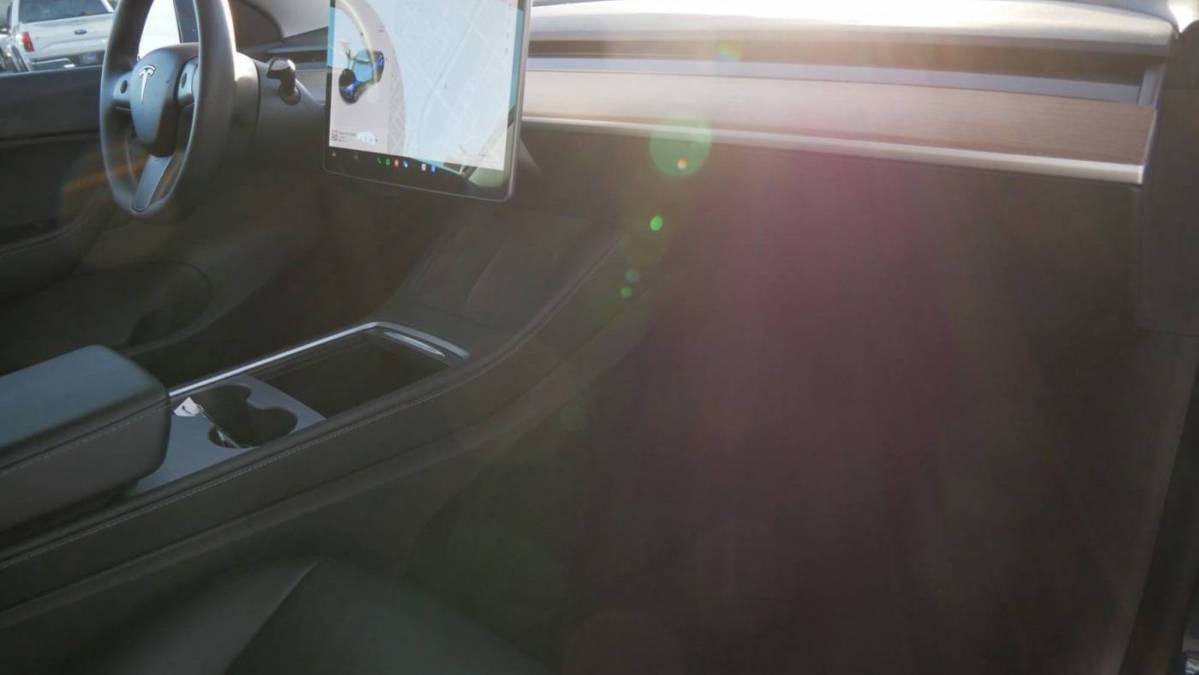 2021 Tesla Model Y 5YJYGDEE4MF142188