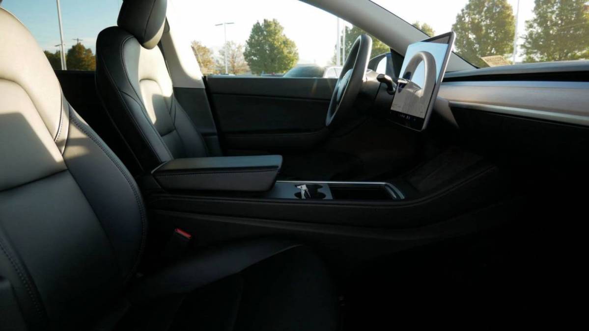 2021 Tesla Model Y 5YJYGDEE4MF142188